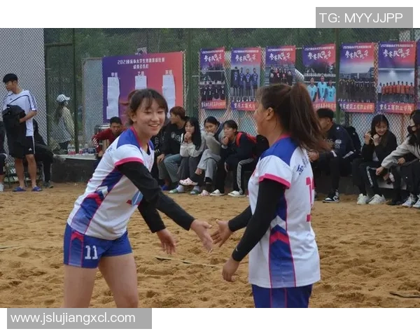 赛后分析:上海排球队与西安排球队耐力对决的精彩瞬间与战术探讨 赛后分析:上海排球队与西安排球队耐力对决的精彩瞬间与战术探讨